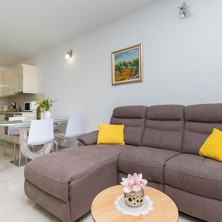 Apartment Ivanka Омиш Экстерьер фото